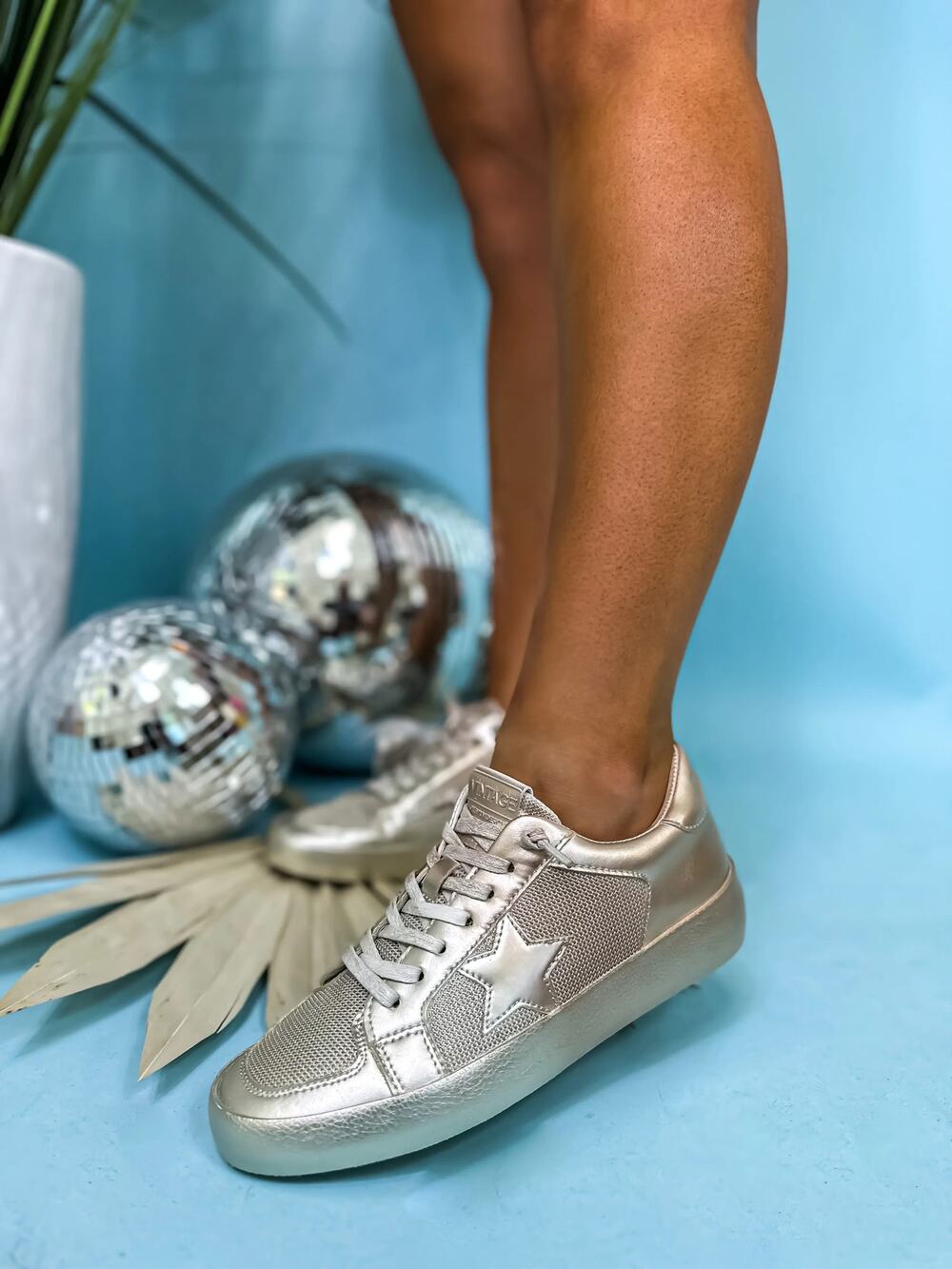 NEW Vintage Havana Dynamic Silver/Purple Metallic Casual Leather Sneakers 6